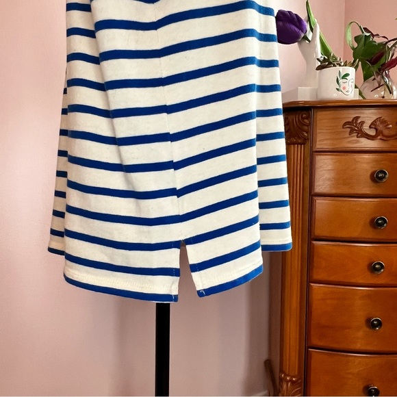 Old Navy Blue and Cream Striped Short Sleeve Knit Top ⚓️ - Picture 4 of 8